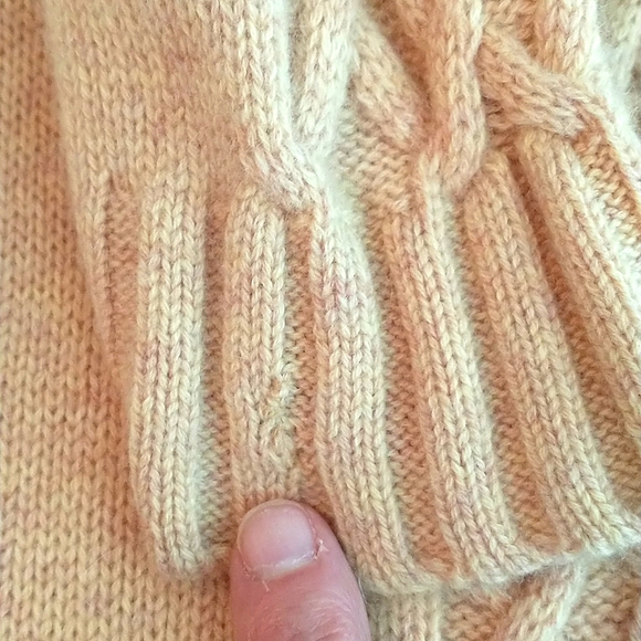 Mariele Waithe Tan 100% Cashmere Long sleeve turtle neck Cable knit sweater sz M - Picture 15 of 16